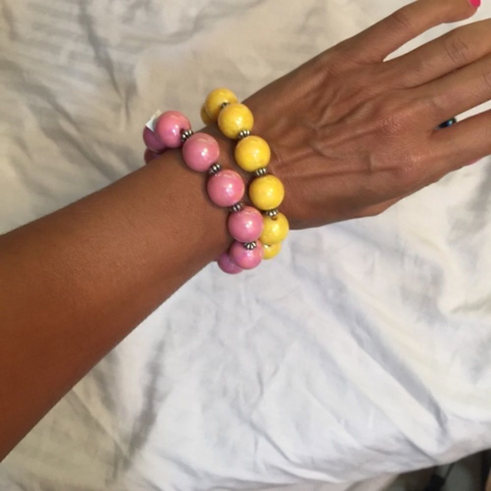 4  bracelets - Picture 3 of 4